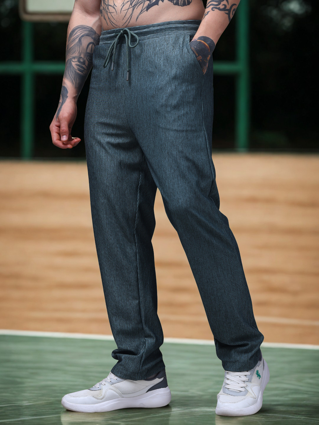 Men's Solid Green Straight Fit Trousers