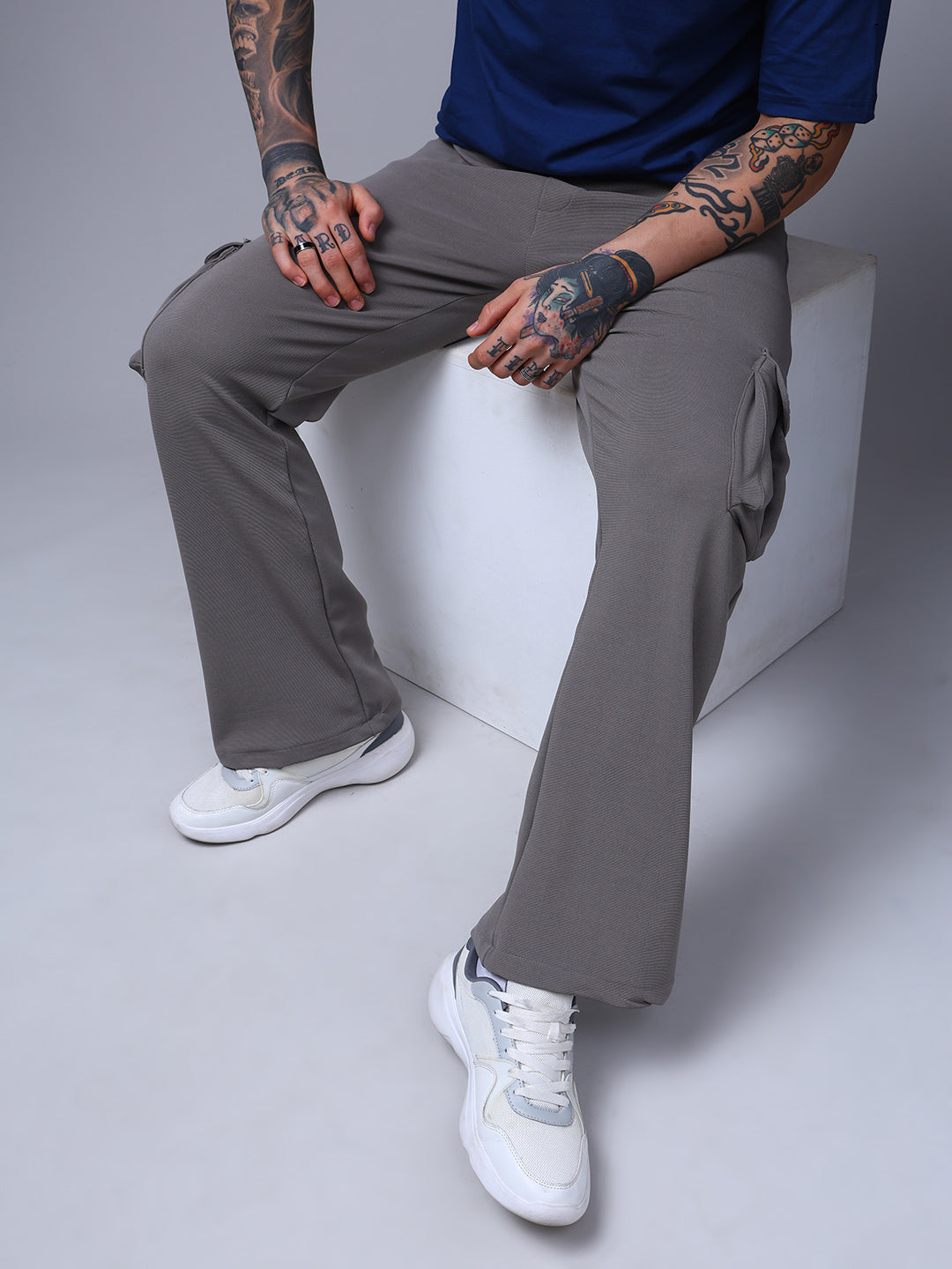 Men's Solid Light Grey Wide Leg Cargo Pants
