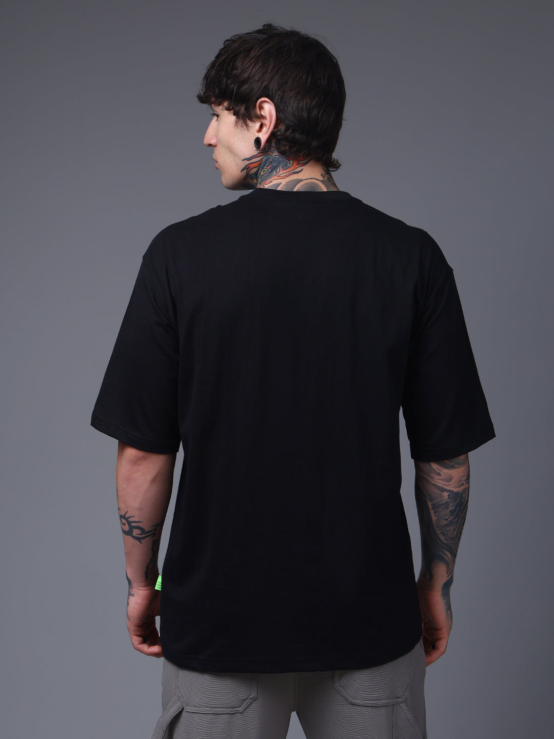 Men's Oversized Embroided Print Black Tshirt