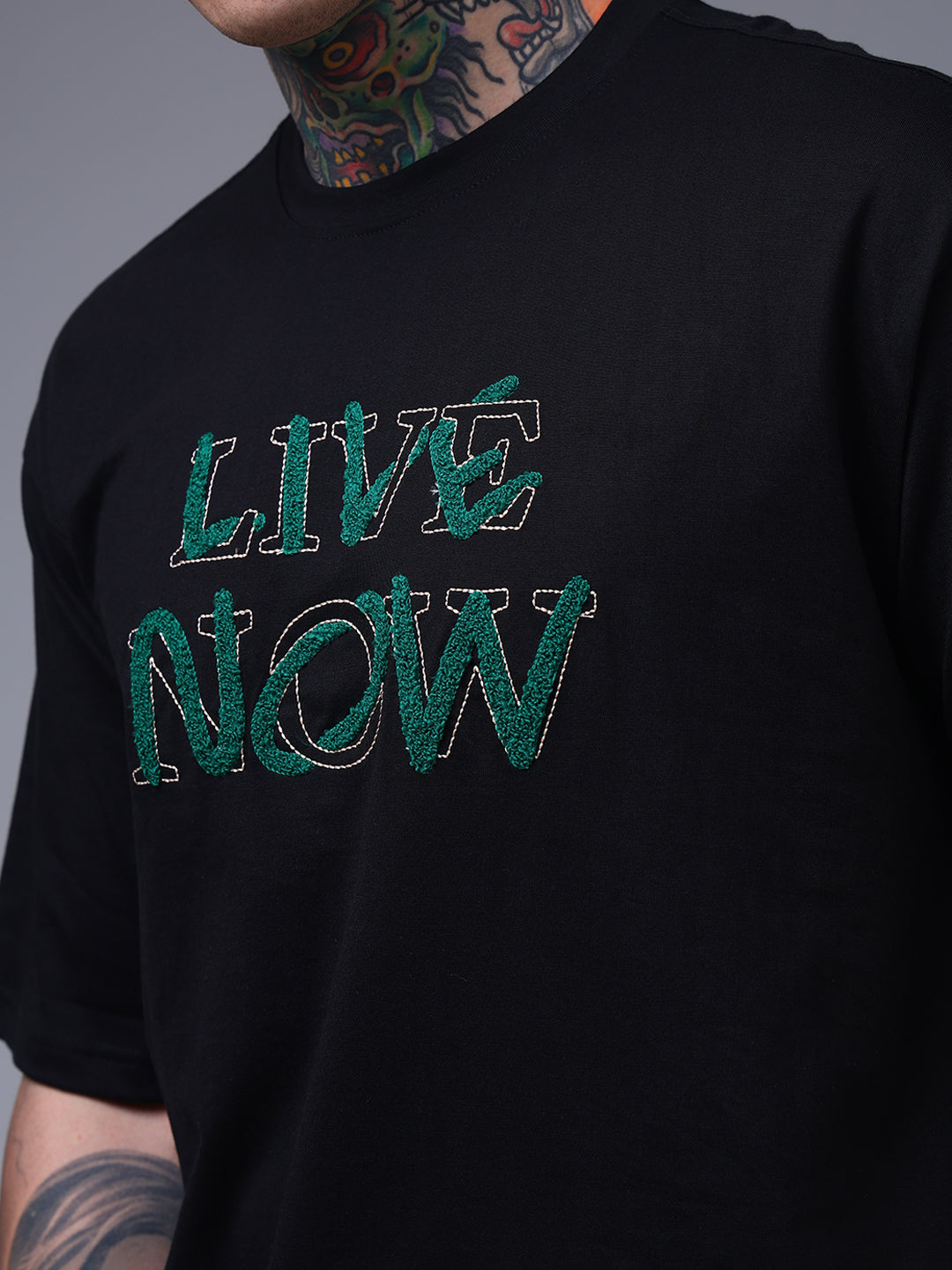 Men's Oversized Embroided Print Black Tshirt