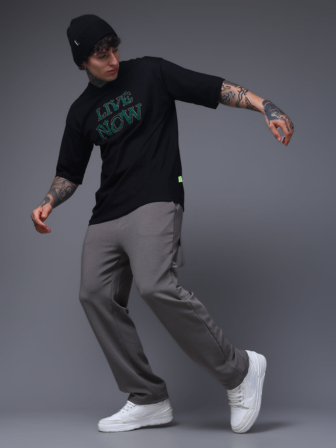 Men's Oversized Embroided Print Black Tshirt