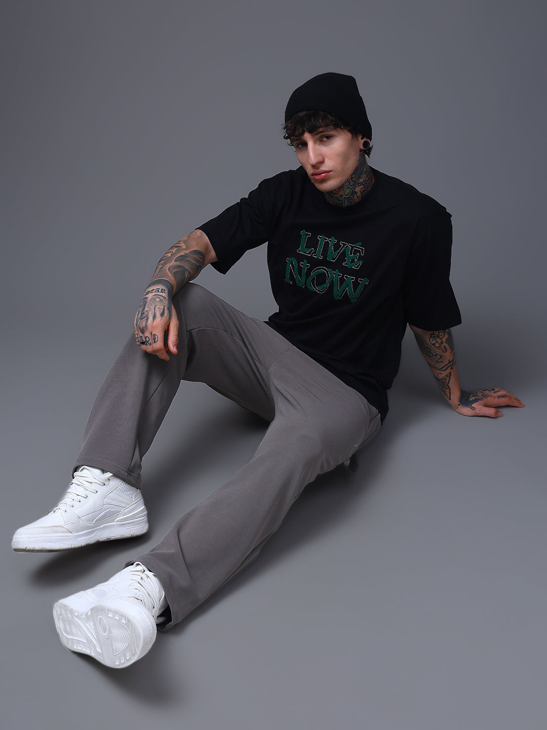 Men's Oversized Embroided Print Black Tshirt