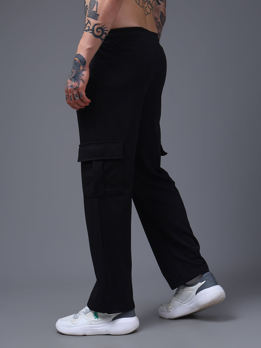 Men's Solid Black Loose Fit Cargo Pants