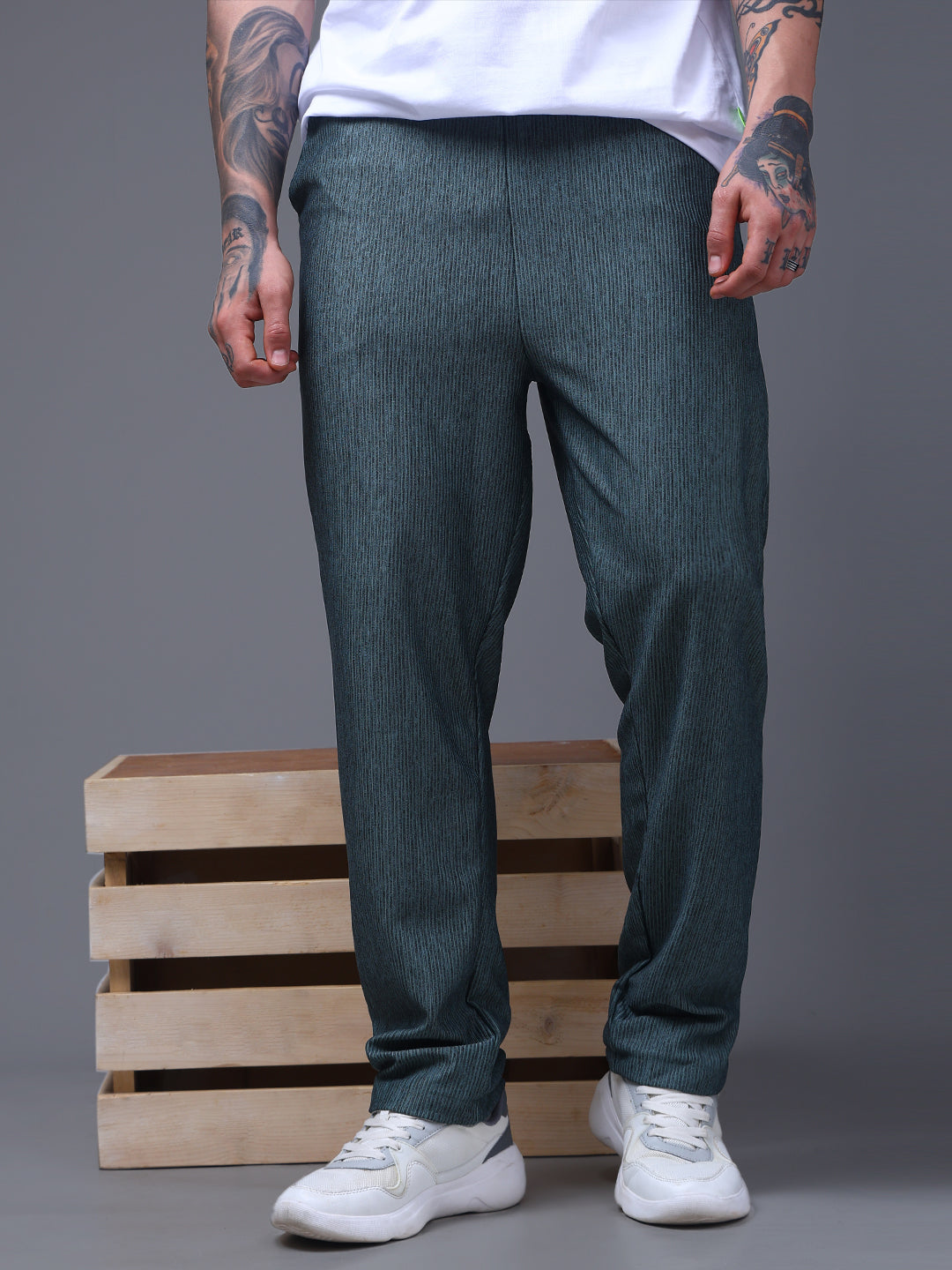 Men's Solid Green Straight Fit Trousers