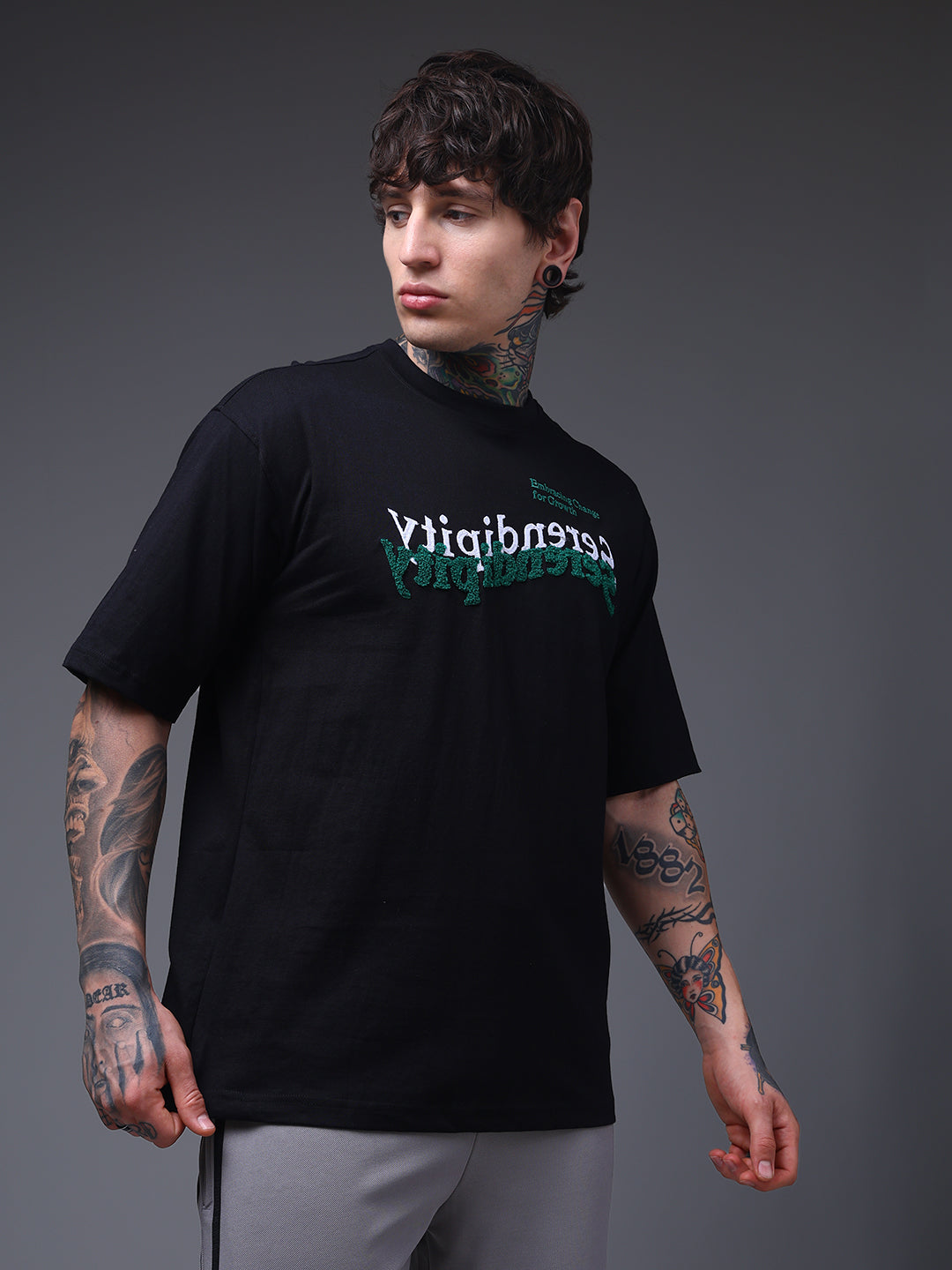 Men's Oversized Embroided Print Black Tshirt