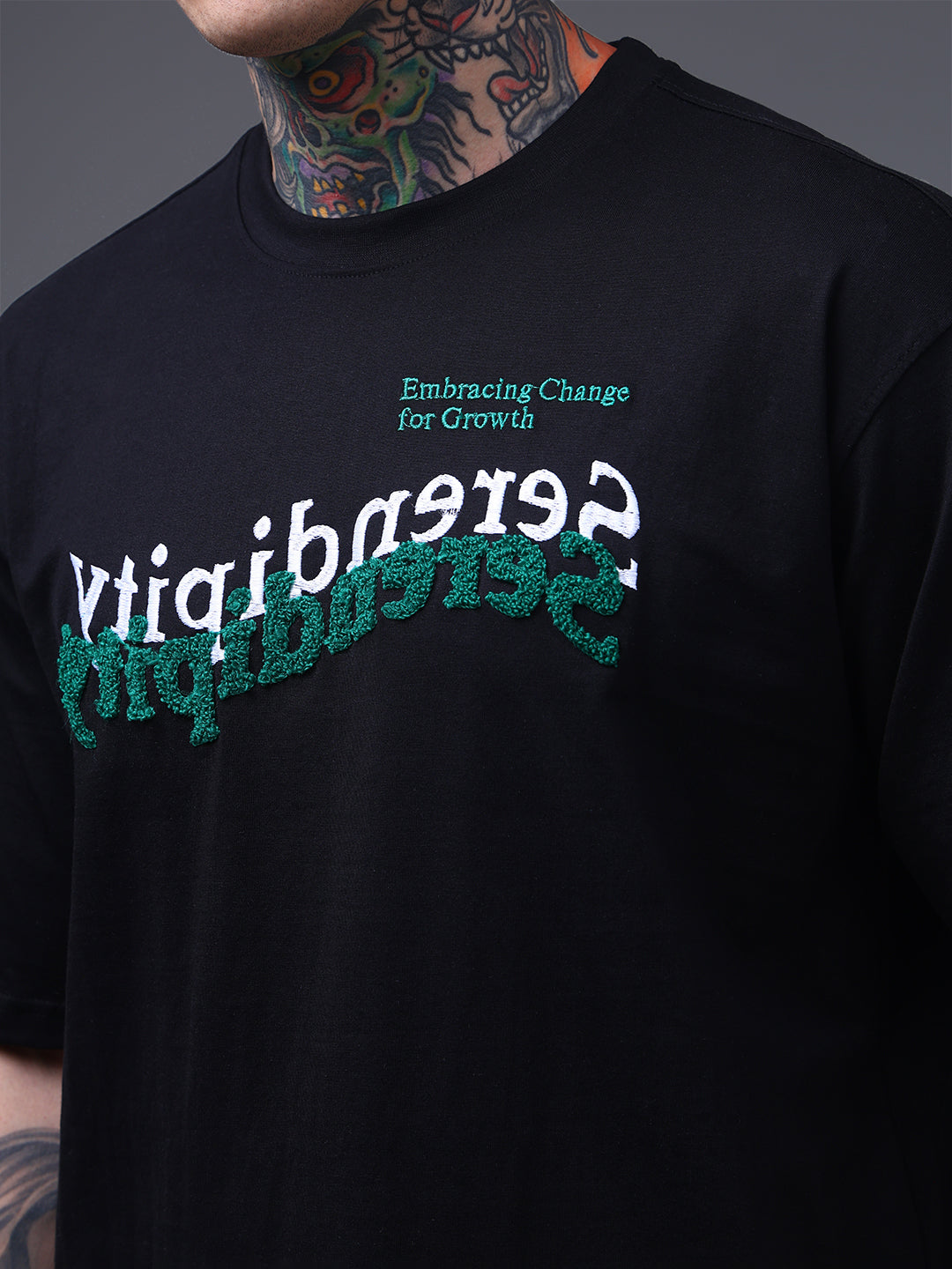 Men's Oversized Embroided Print Black Tshirt