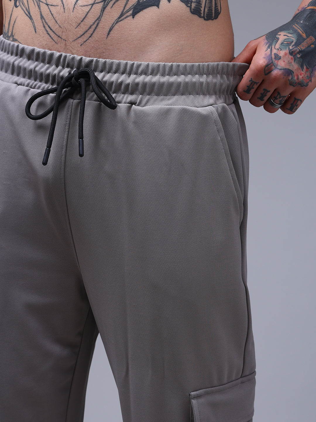Men's Solid Light Grey Loose Fit Cargo Pants