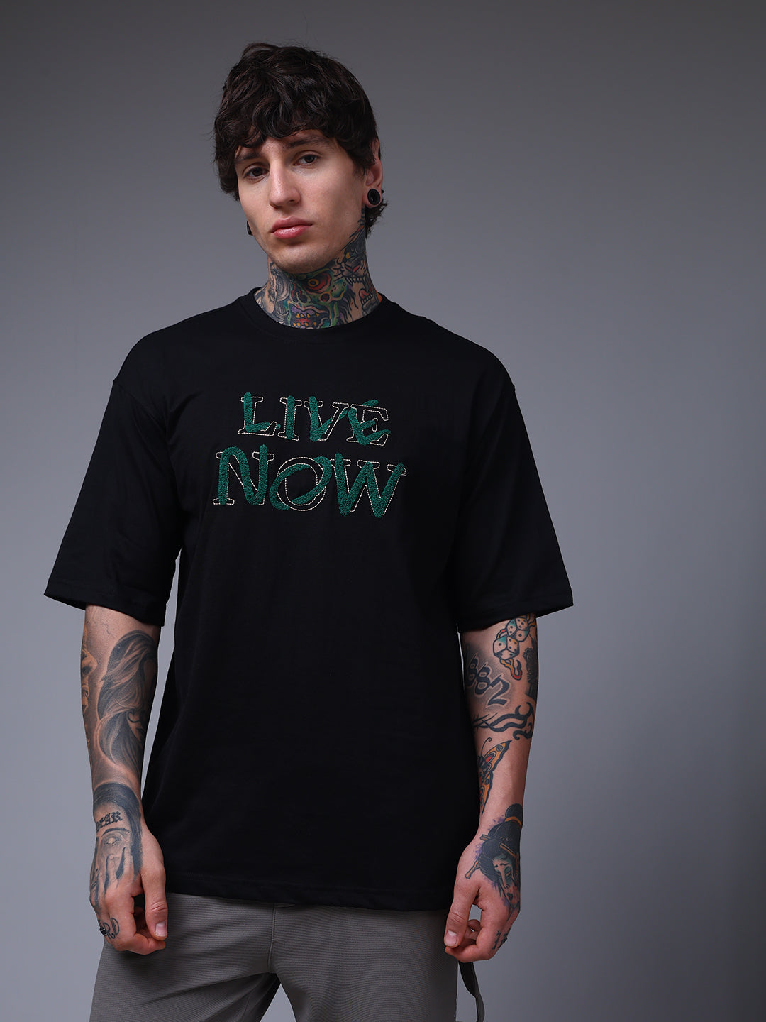 Men's Oversized Embroided Print Black Tshirt