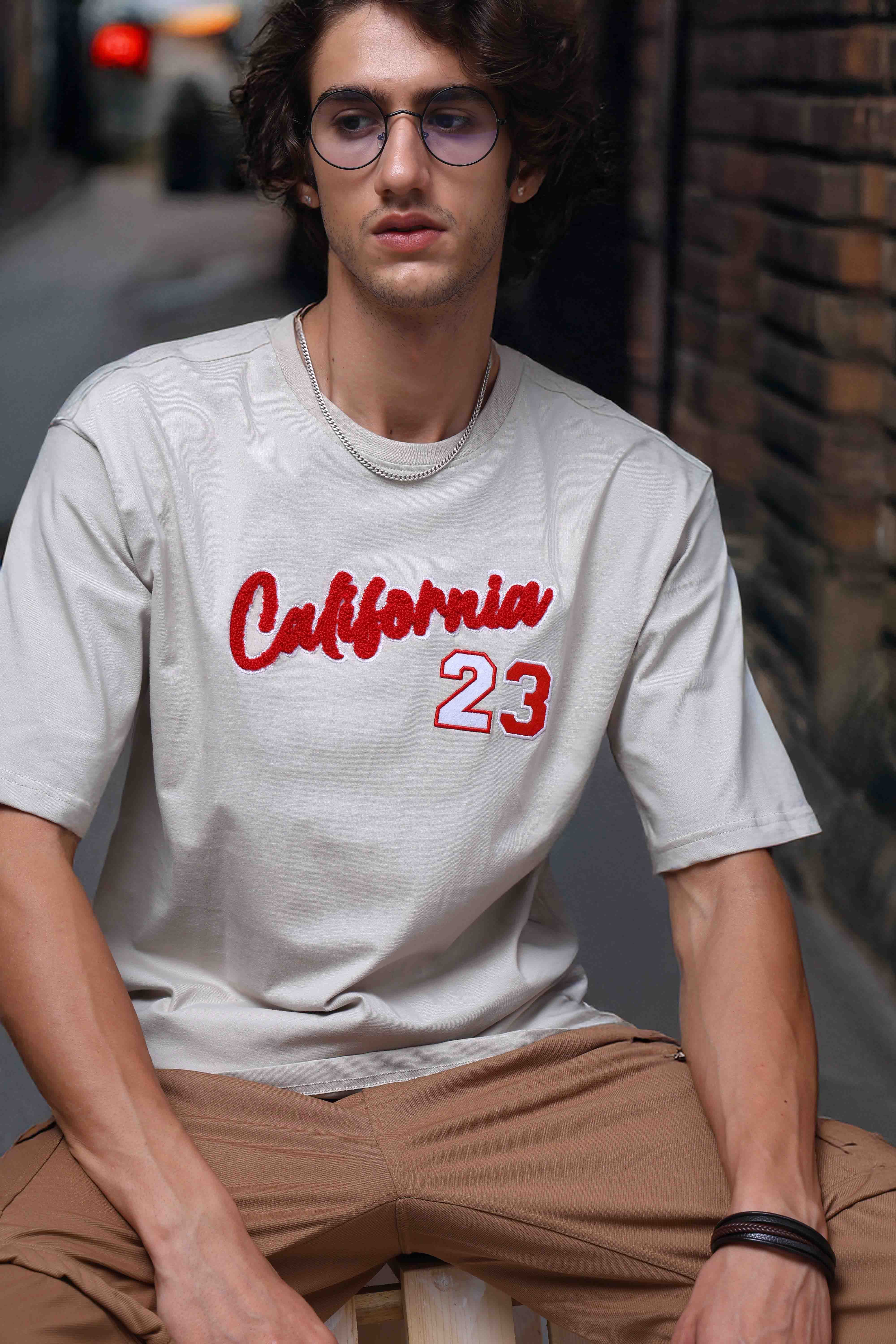 Men's Oversized Embroided Print Beige Tshirt