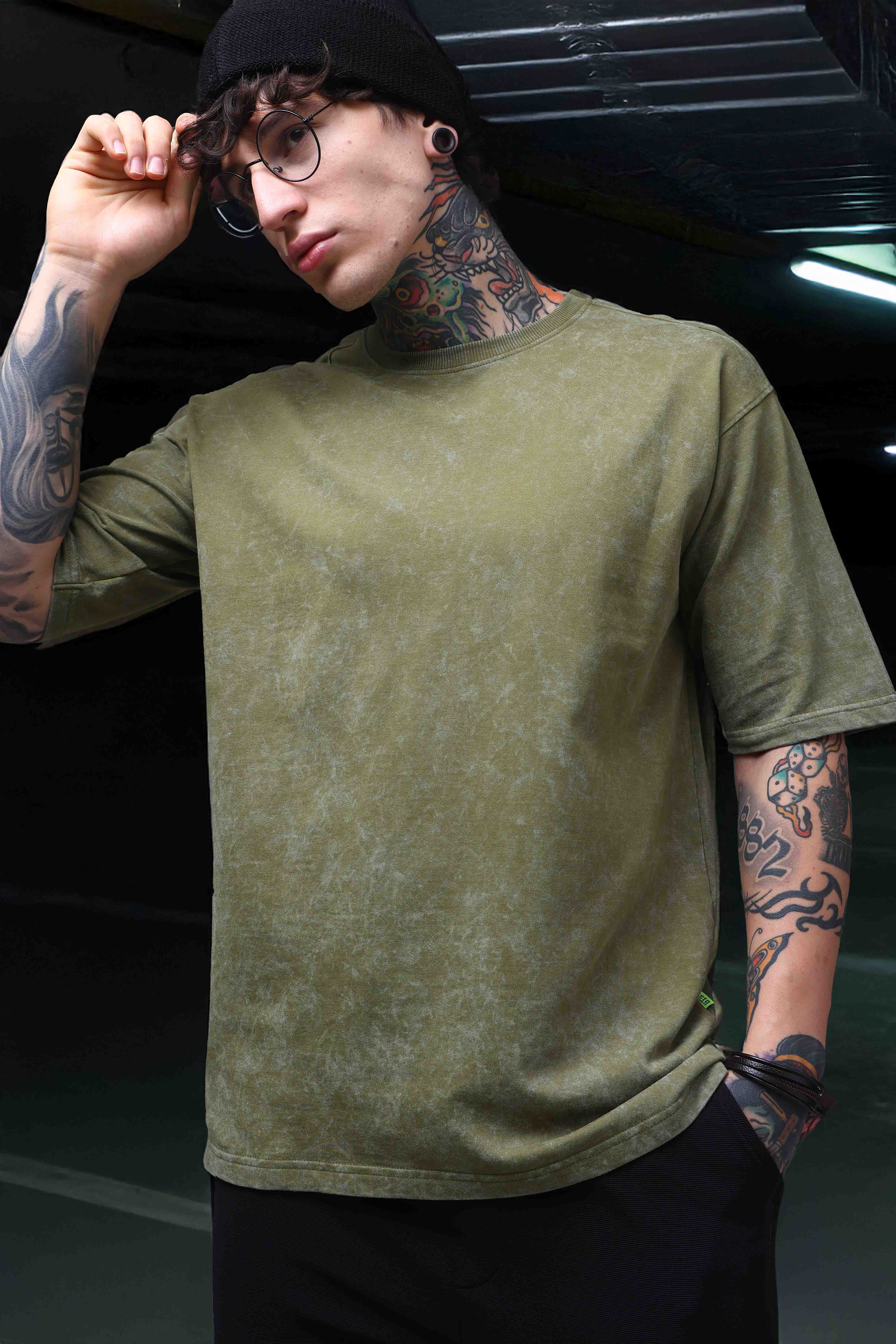 Men's Oversized Acid Washed Solid Olive Tshirt
