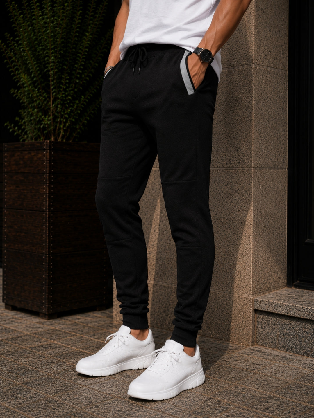 Men's Solid Black Regular Fit Joggers