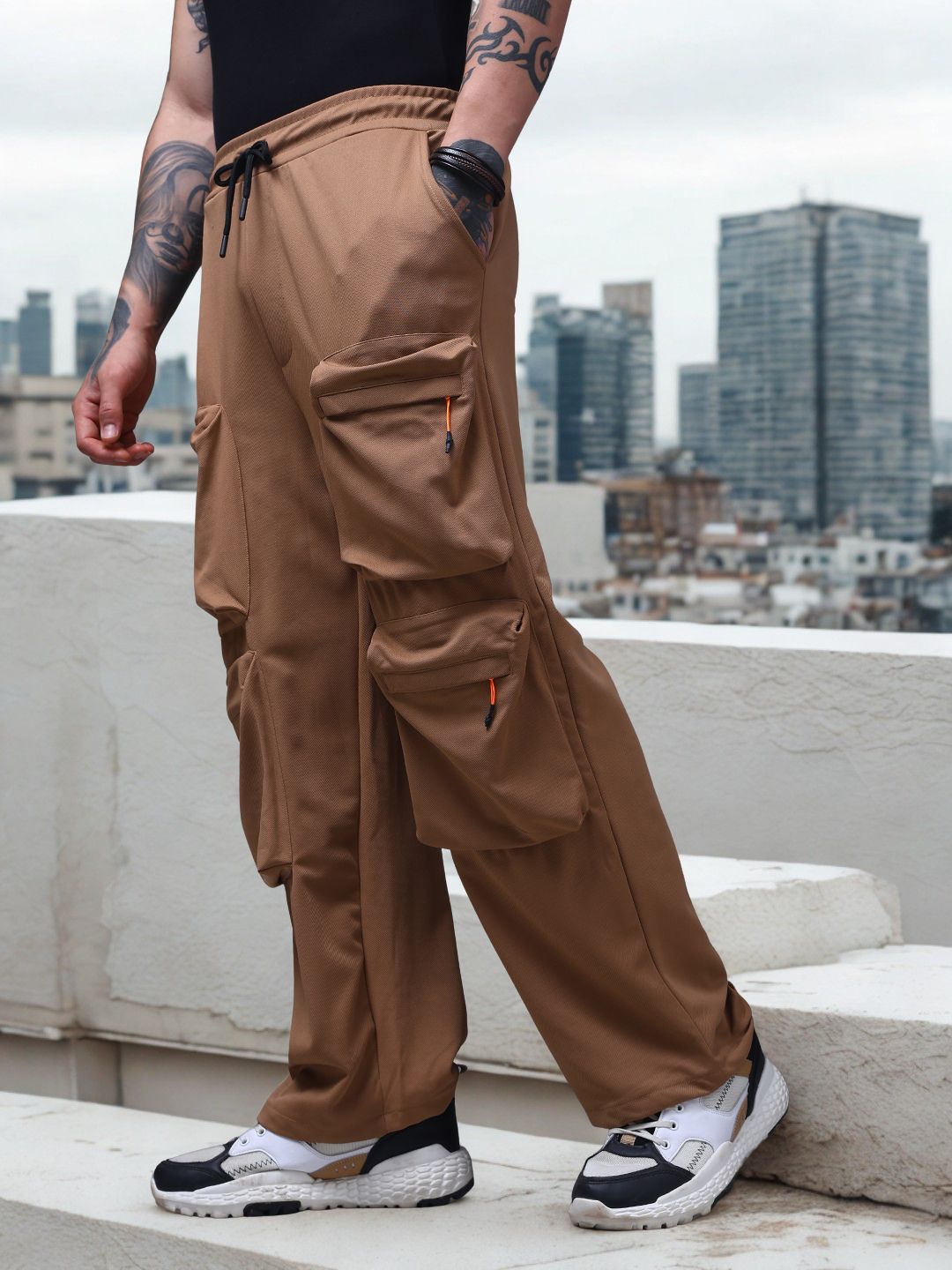 Men's Solid Brown Multiple Pocket Pants