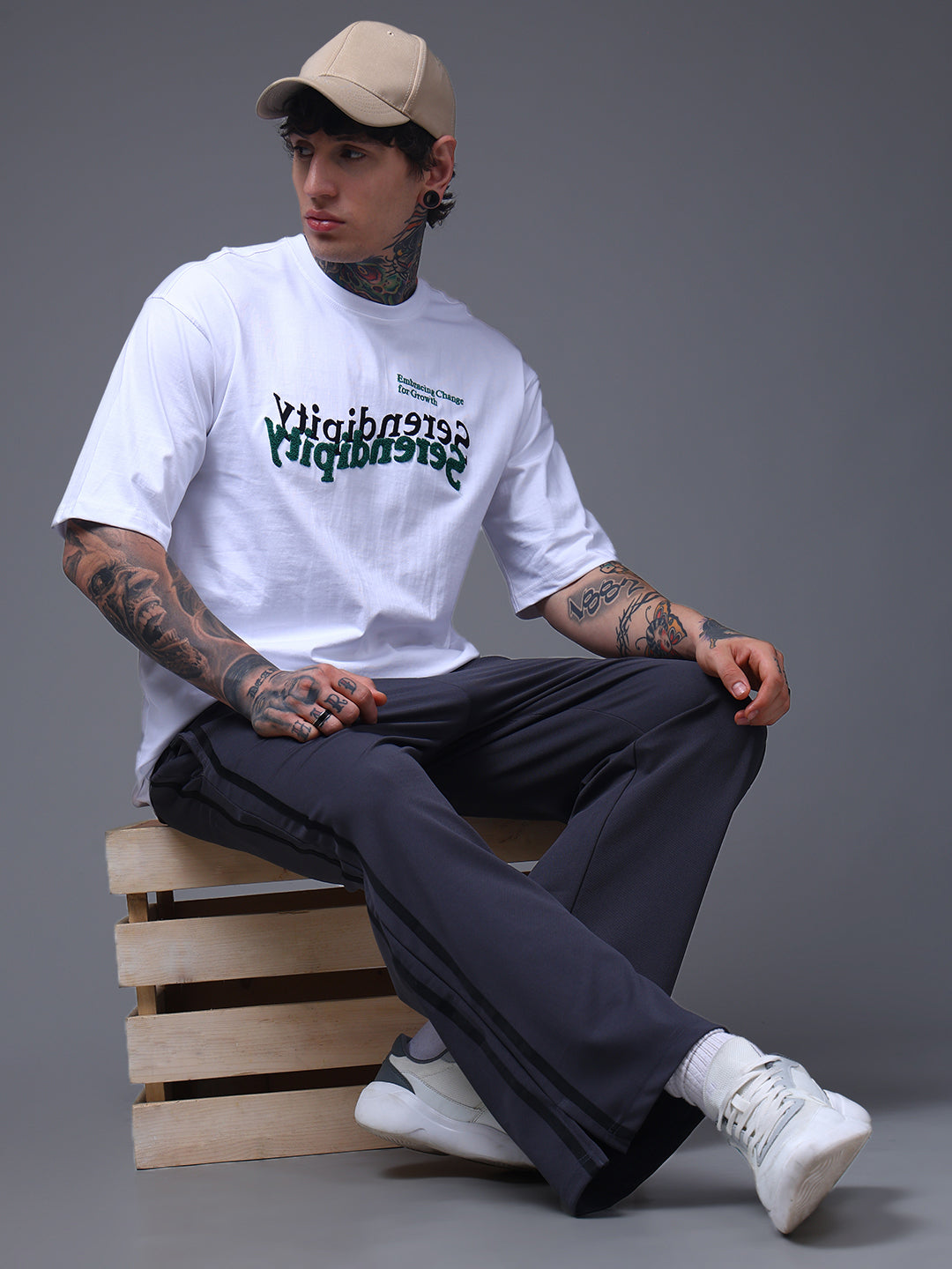 Men's Oversized Embroided Print White Tshirt