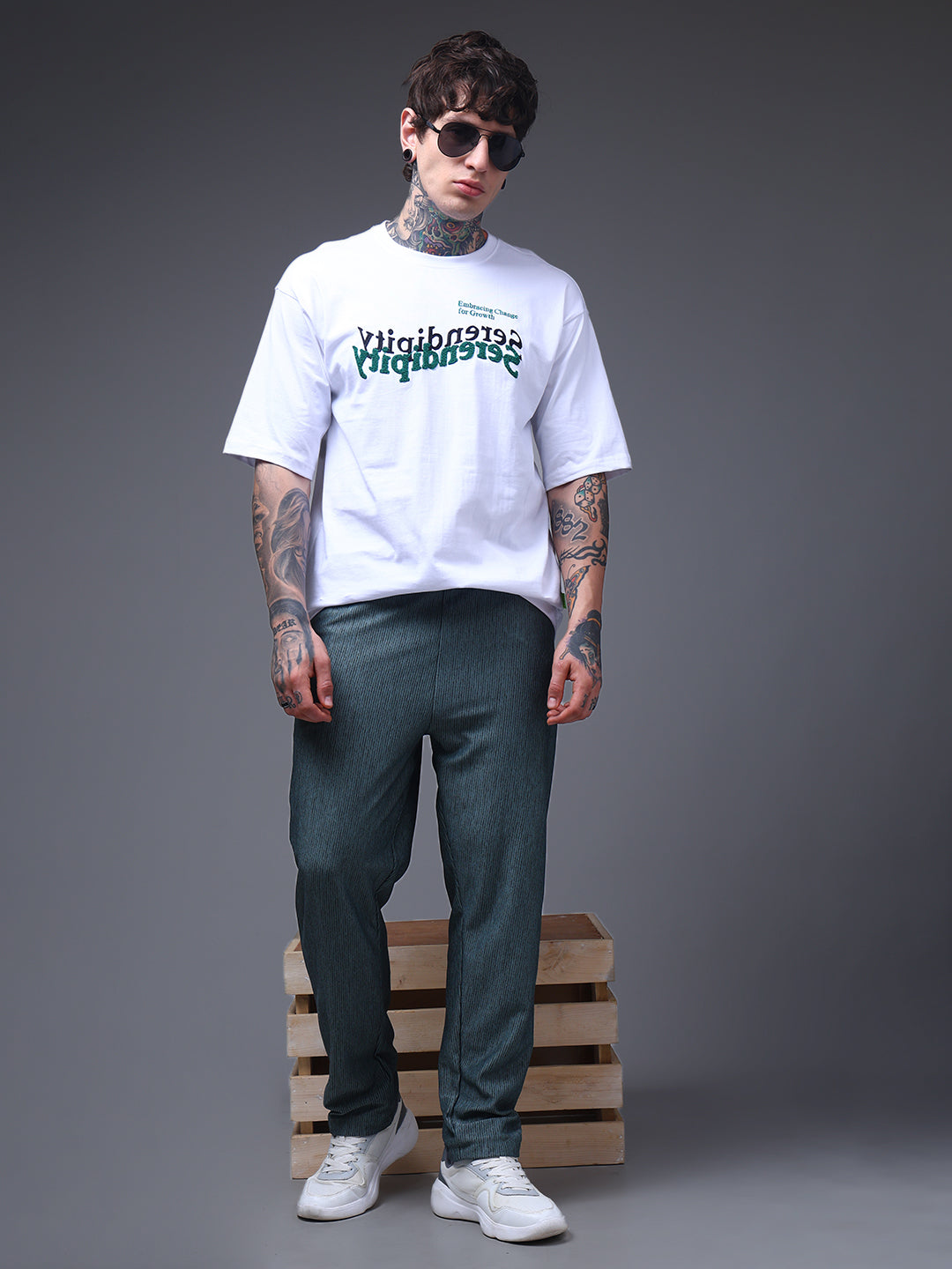 Men's Solid Green Straight Fit Trousers