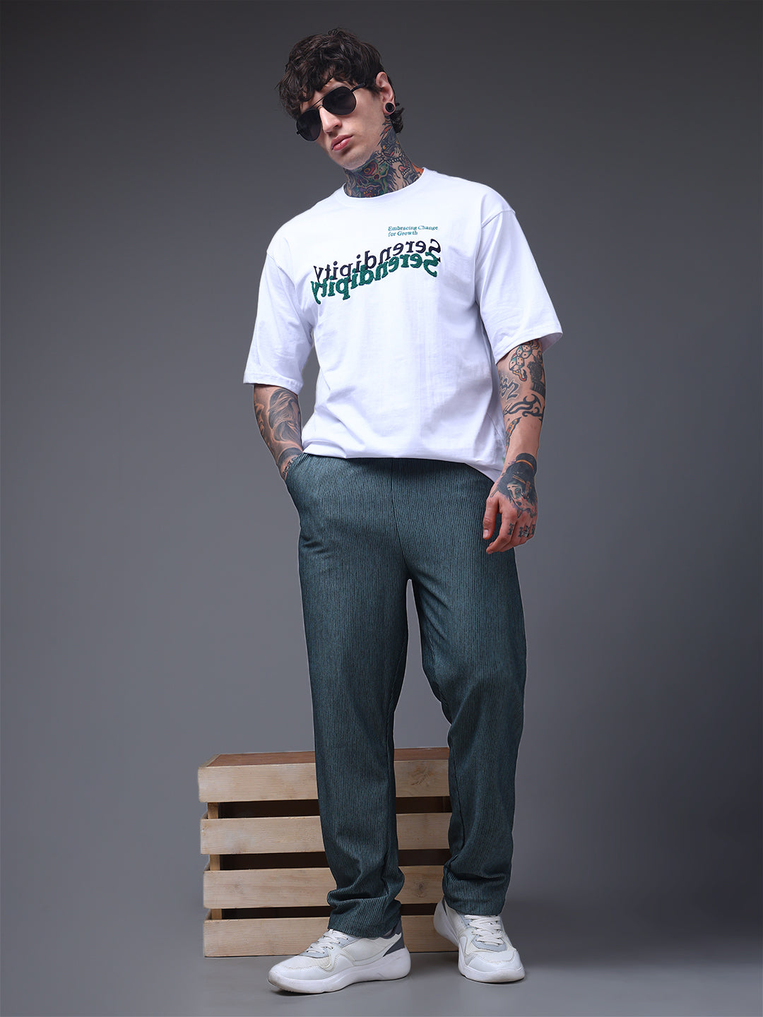 Men's Solid Green Straight Fit Trousers