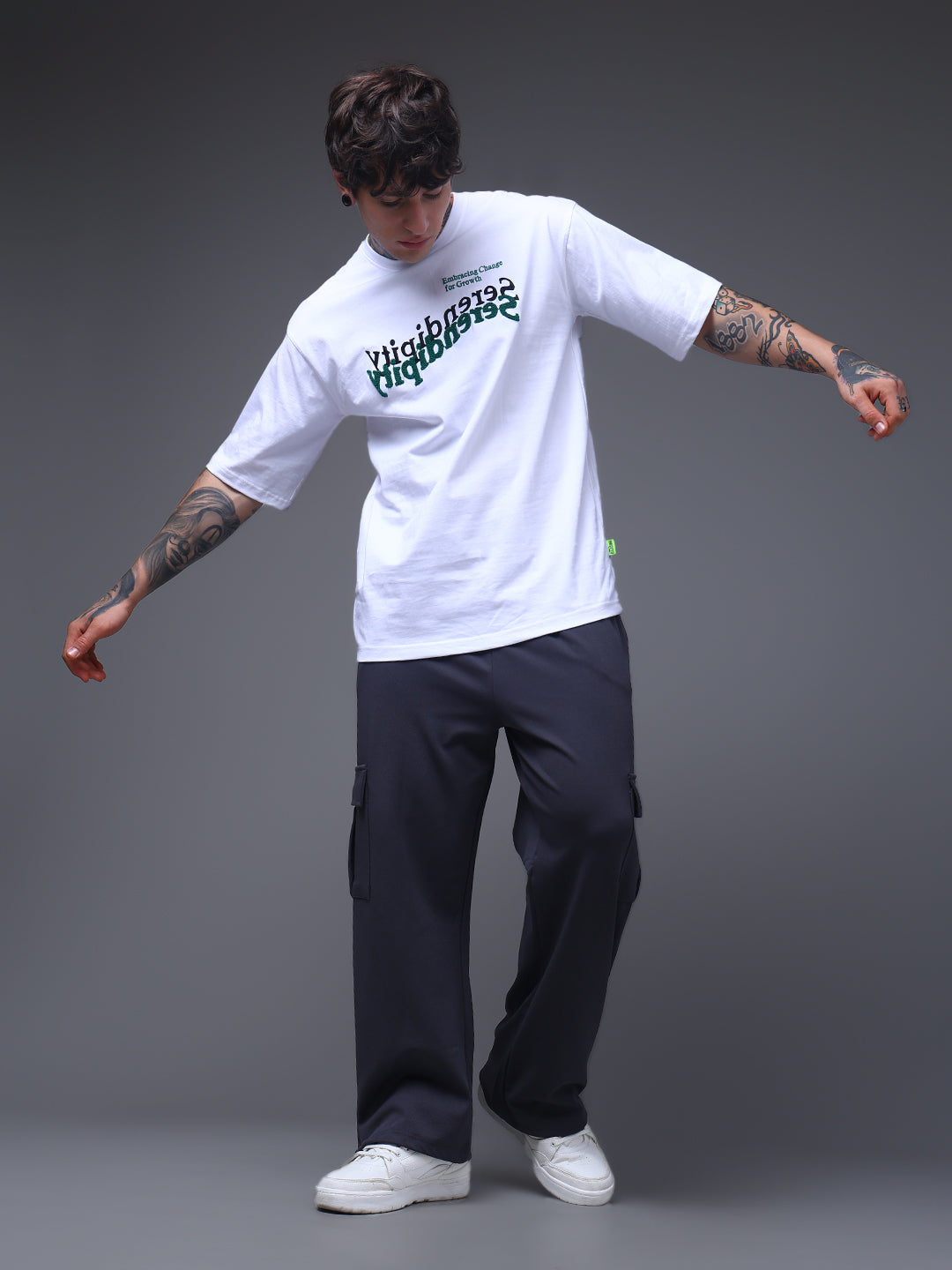 Men's Solid Dark Grey Loose Fit Cargo Pants