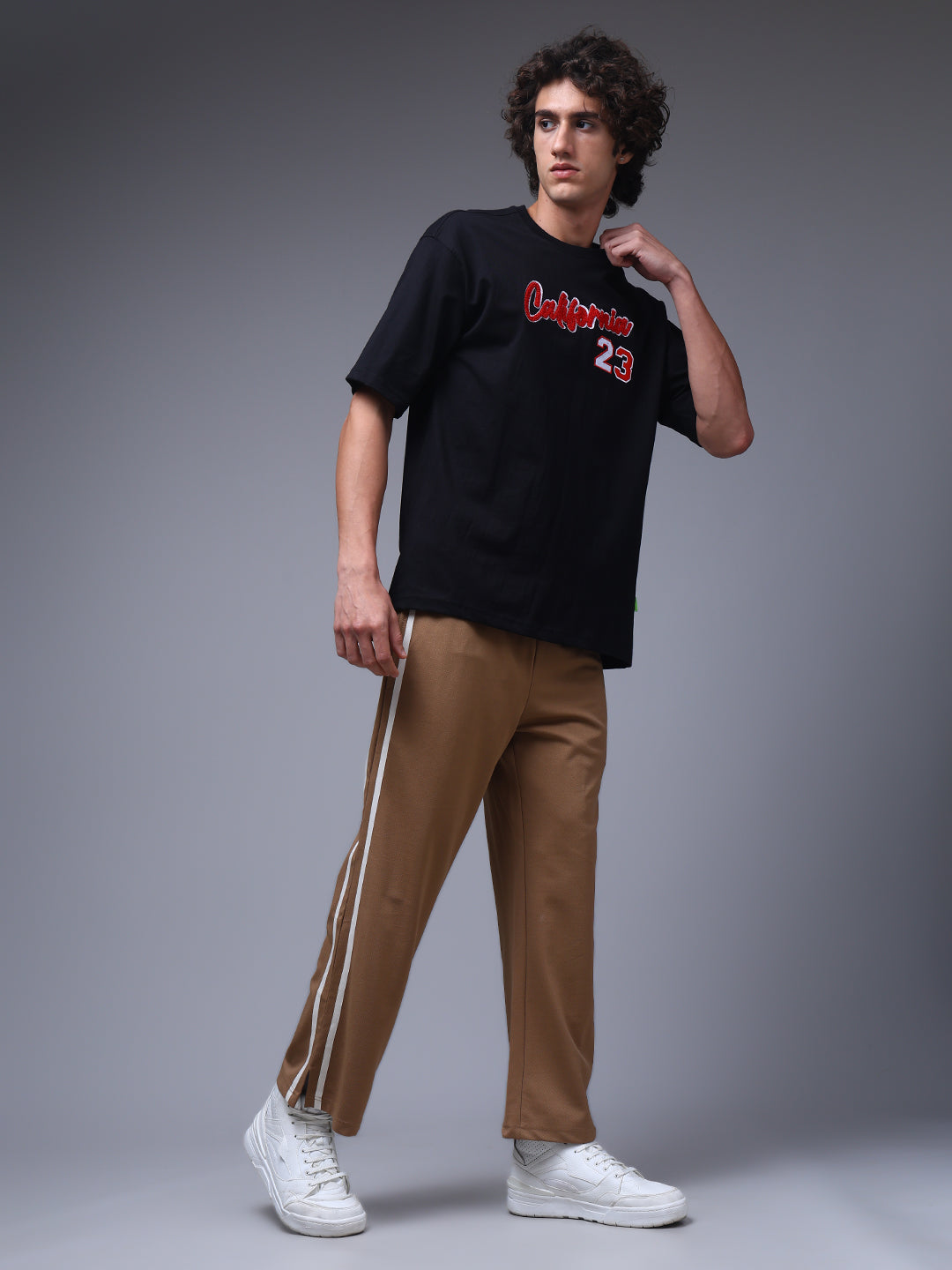 Men's Oversized Embroided Print Black Tshirt