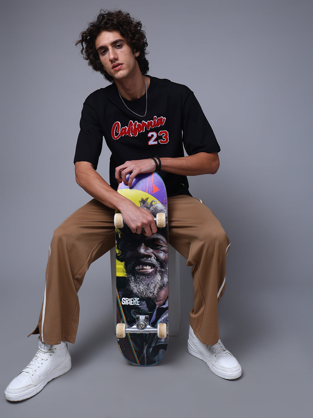 Men's Oversized Embroided Print Black Tshirt