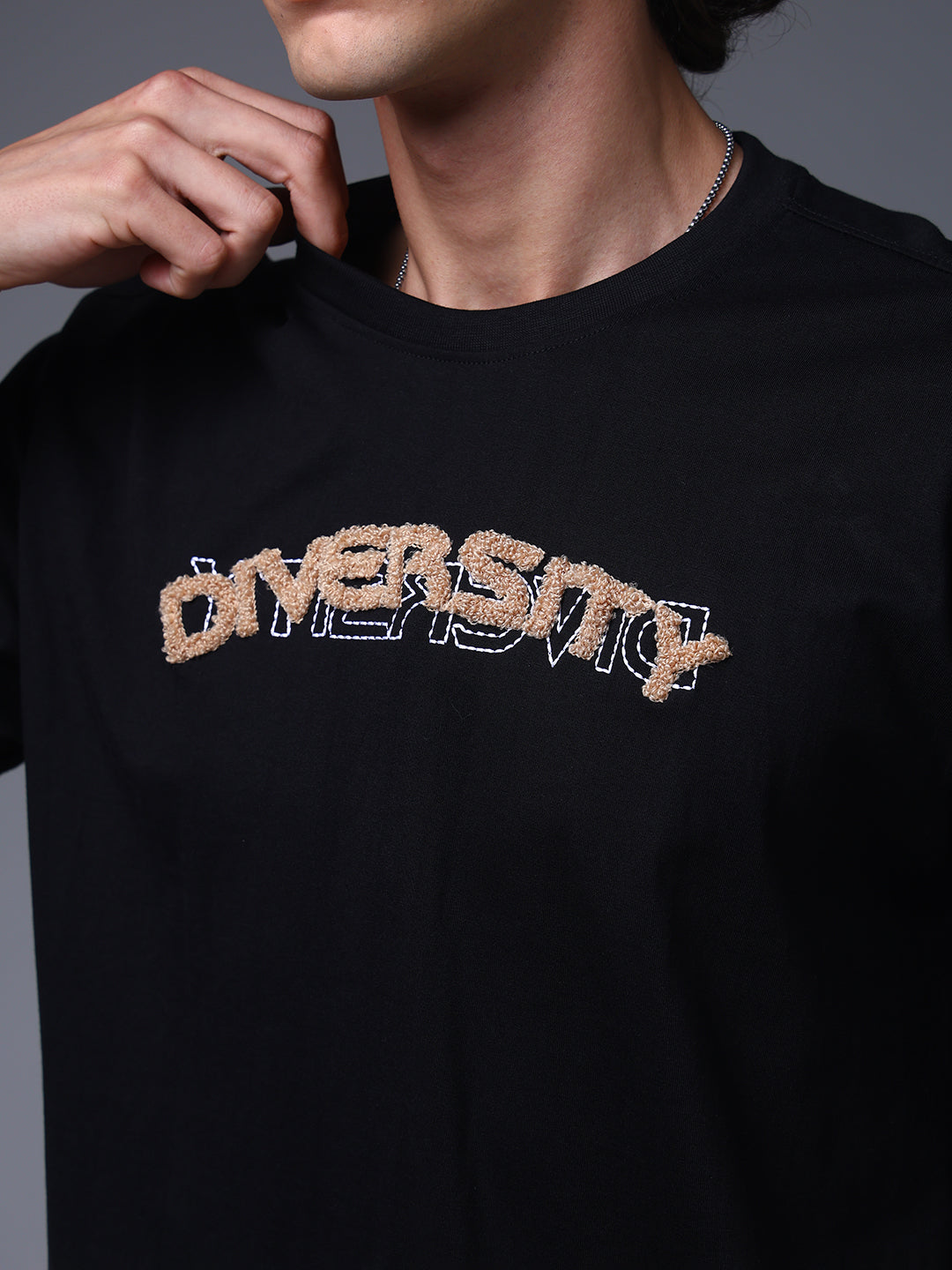 Men's Oversized Embroided Print Black Tshirt