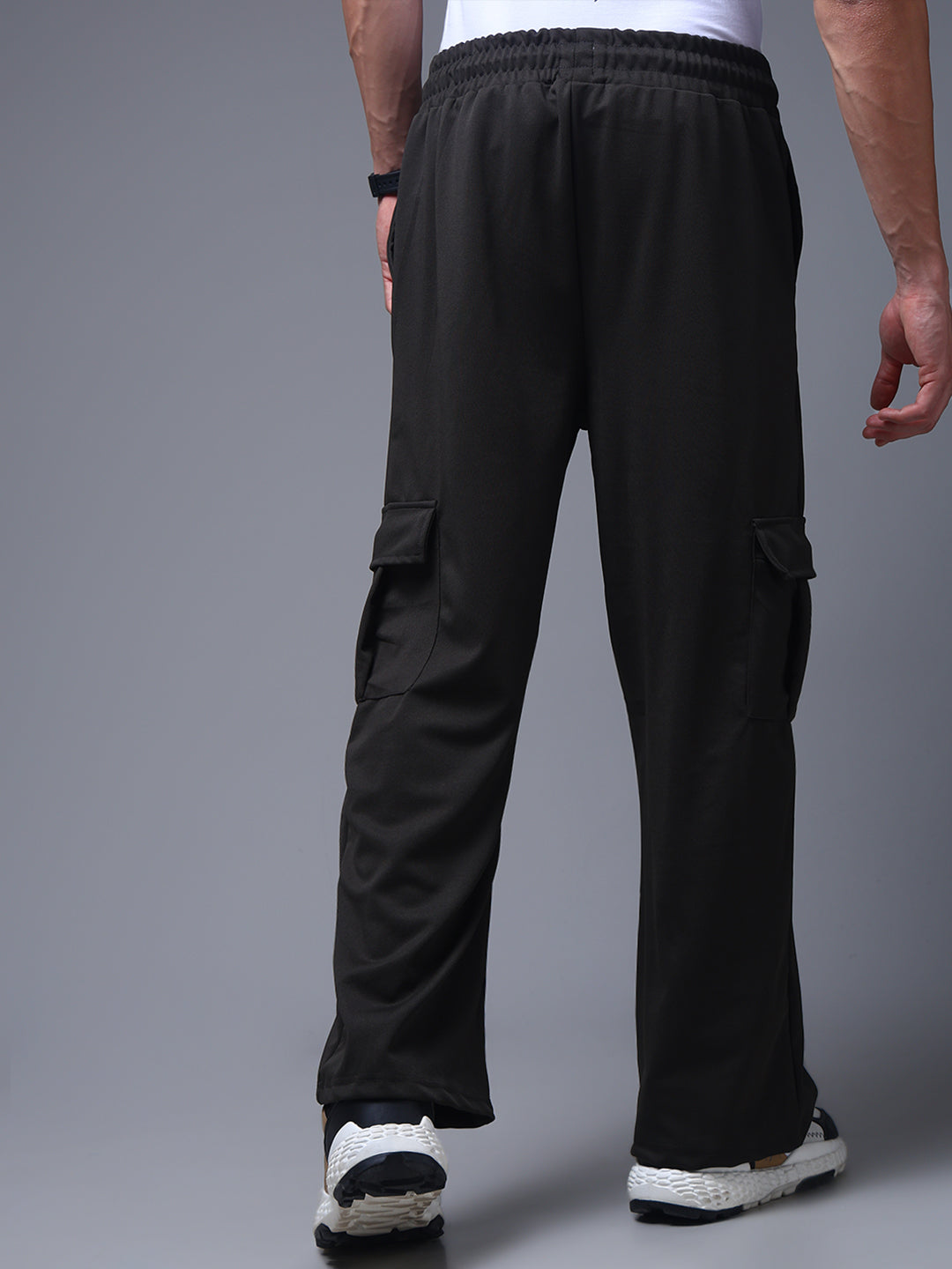 Men's Solid Black Loose Fit Cargo Pants