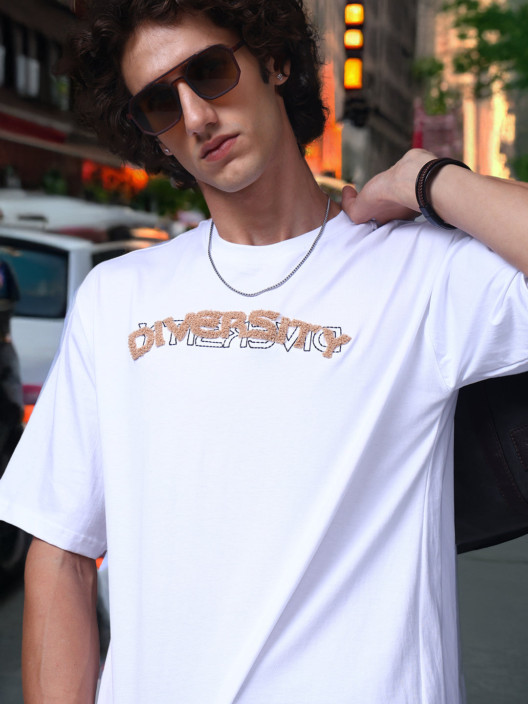 Men's Oversized Embroided Print White Tshirt
