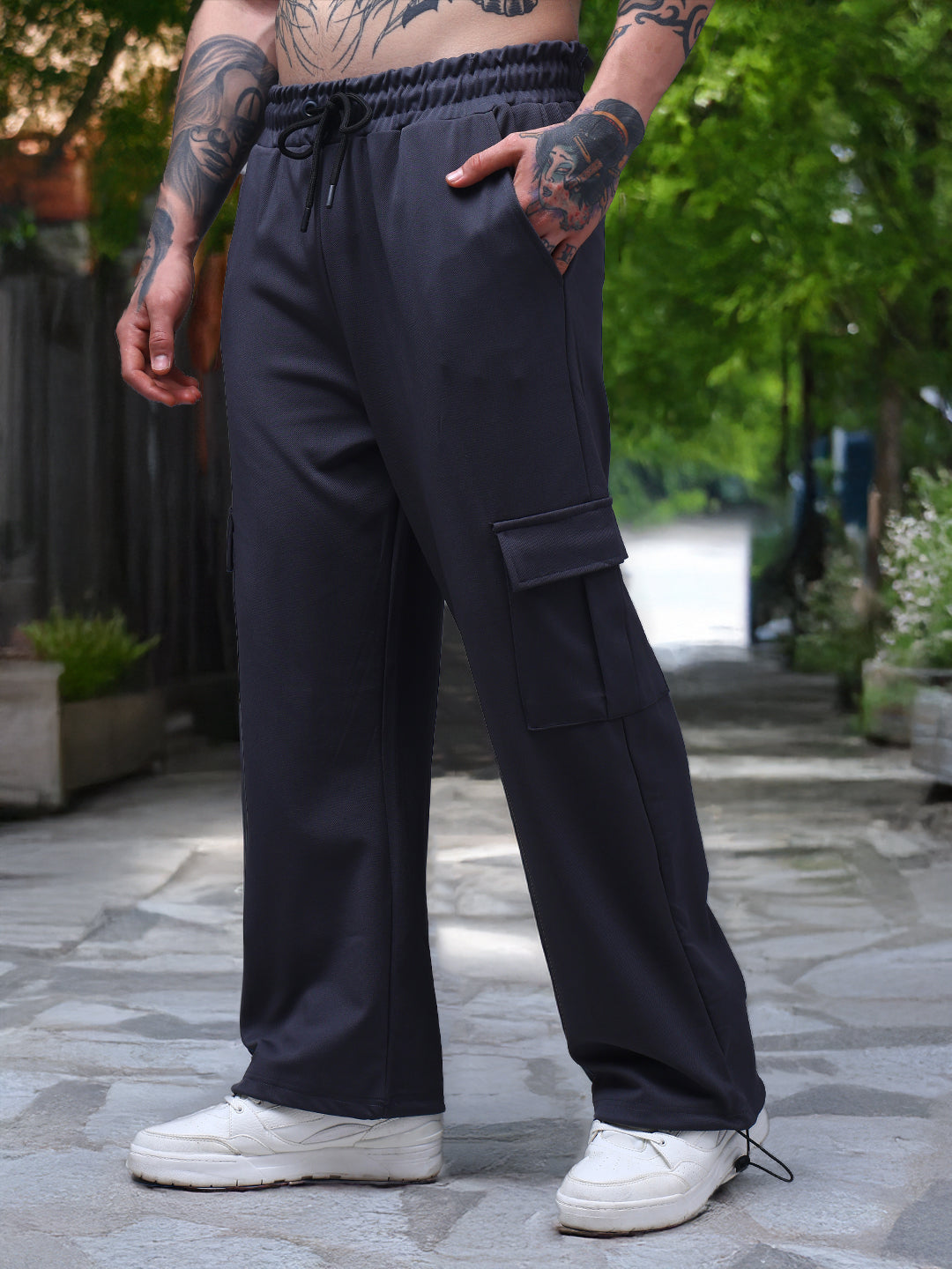 Men's Solid Dark Grey Loose Fit Cargo Pants