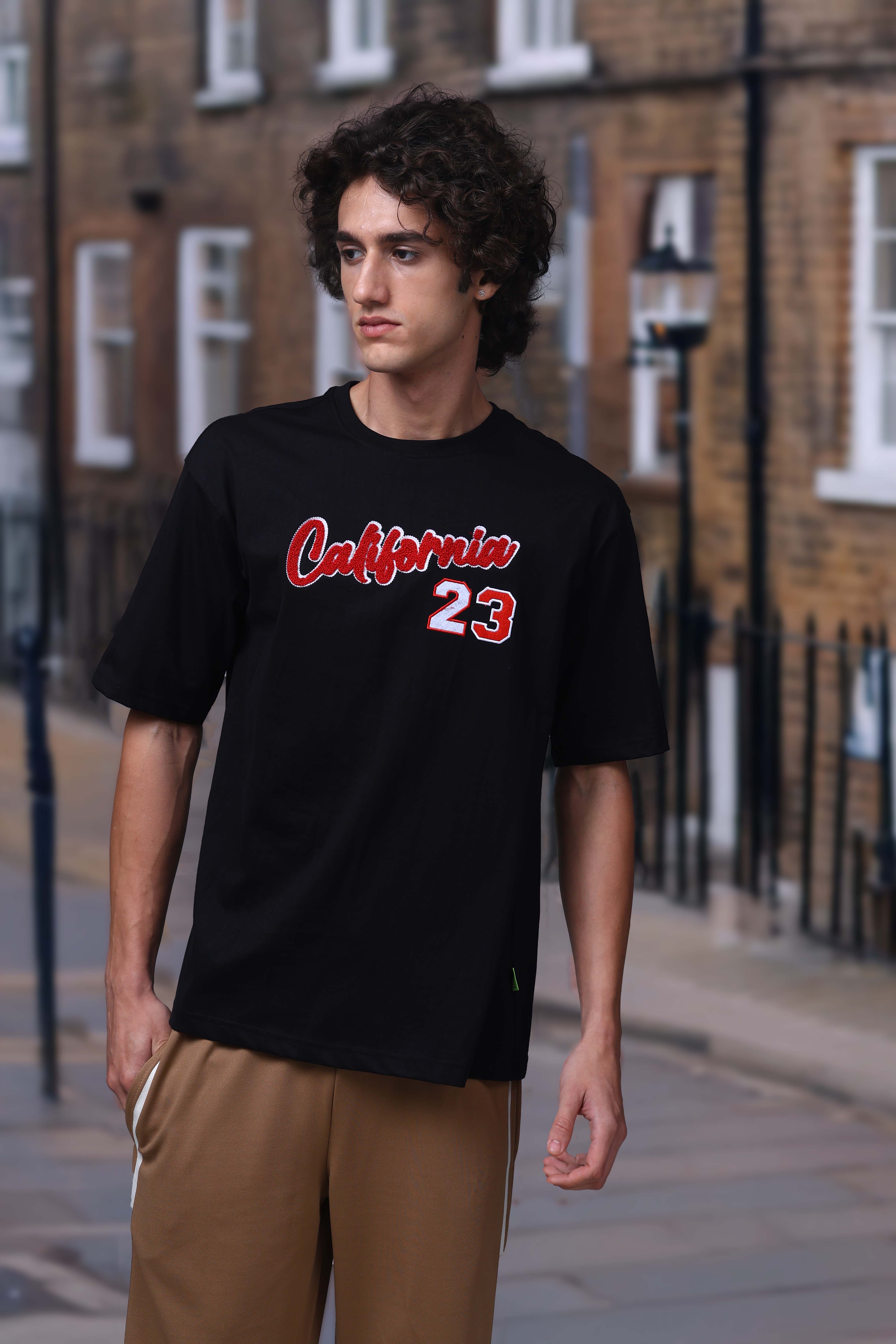 Men's Oversized Embroided Print Black Tshirt